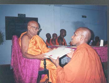 2002 December Akta Patra receive from maha nayaka thero at Gangarama temple at Paliyagoda.jpg